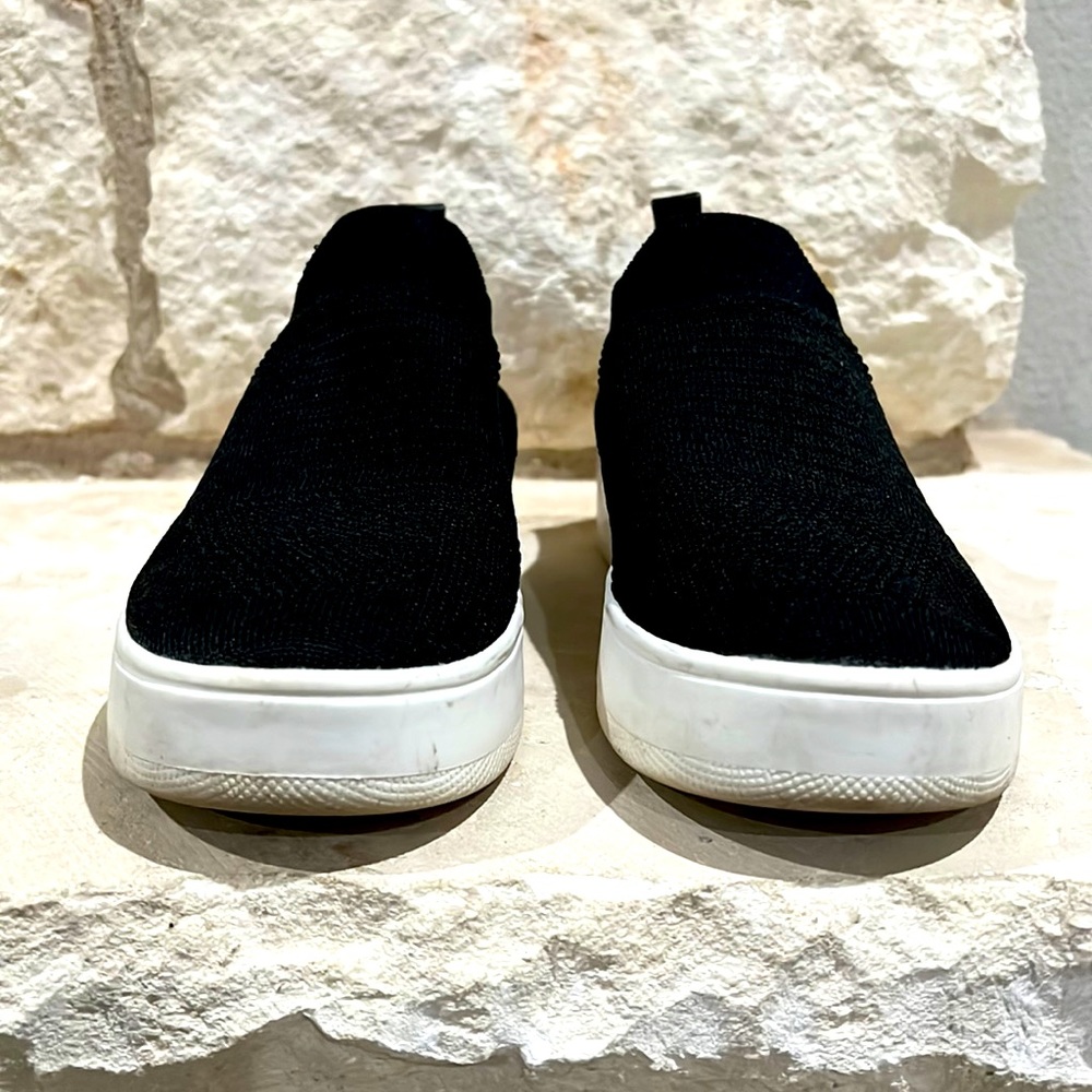 Steve Madden Women's Beale Sneaker. Steve Madden Sneakers. Black platforms